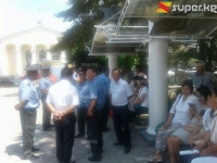 ЭЛДИК КАБАР: Улуттук университеттин окутуучулары кайрадан митингге чыгышты (фото)