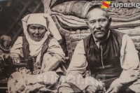 ХХ кылымдын башталыш жылдарындагы кыргыз, казак, тажик жана орустардын үй-бүлө маданиятынан сүрөттөр