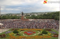 Ош шаарында Айт намазга 13 миңден ашуун адам катышты (фото)