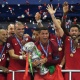 Евро-2016: Португалиянын президенти Европа чемпиону болгон улуттук курамдын оюнчуларына орден тагат