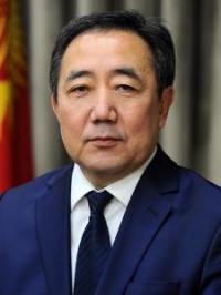 "Дипломдор базарынан адистик базарга өтүүнүн мезгили келди" дейт эмгек жана социалдык өнүгүү министри