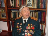 Кыргыз Эл акыны Сүйүнбай Эралиев каза болду