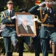 Кыргыз Эл акыны Сүйүнбай Эралиевди акыркы сапарга узатуу зыйнаты өтүп жатат (фото)