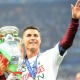 Футболчу Криштиану Роналду Европа чемпиондугун утканы үчүн алган акчалай сыйлыгын кайрымдуулукка жумшады