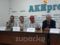 Айдоочулар Автомобилдик жана сууда сүзүү транспорту мамлекеттик агенттигинин директоруна нааразы экенин билдиришти