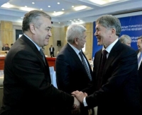 Өмүрбек Текебаев Алмазбек Атамбаев менен эмнелер боюнча кеңешип турганын ачыкка чыгарды