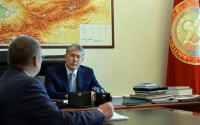 Президент менен Токон Мамытов этностук топтордун укуктарын коргоо жаатында пикир алышты