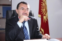 Кылычбек Султанов Конституцияны өзгөртүүгө каршылык билдирип, отставкага кетүүгө арыз жазды