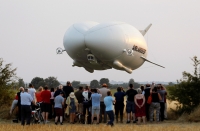 Дүйнөдөгү эң чоң учуучу аппарат Британияда абага көтөрүлдү