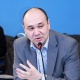 Саясат таануучу: "Бийликтегилер элден Конституцияны өзгөртүү тууралуу пикирин сураштыбы?"