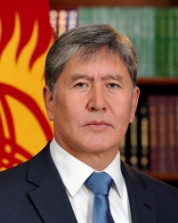 Президент Алмазбек Атамбаев кыркка чукул адамдын өмүрүн алган жер титирөөгө байланыштуу Италиянын президентине көңүл айтты