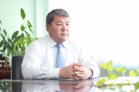 Мелис Мырзакматов: "Силерди коргой албаган, күлгүн жаш курагыңарда бөтөн эл, бөлөк жерде ажалга алдыртып ийген кыргыз жигиттерин кечиргиле..."