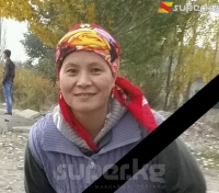 Беш баланын энесинин өлүмү. "Сиңдим дарыгердин шалаакылыгынан улам көз жумду" дейт маркумдун эжеси Жаркын Мураталиева