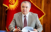 Өмүрбек Текебаев: "Ислам Каримовдун зыйнатына Атамбаев өзү барыш керек"