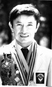 ЖЫЛНААМА, 17-СЕНТЯБРЬ: "Москва-1980" Олимпиадасында коло медаль тагынган жөө күлүк Сатымкул Жуманазаров тирүү болгондо 65 жашка толмок