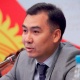 Равшан Жээнбеков: "Атамбаевдин президент катары өзүнөн көз каранды саясатчылардан жер сатып алууга укугу жок"