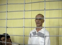 Азимжан Аскаровдун ишин кароо 4-октябрга дайындалды