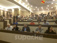 Конституция боюнча коомдук талкууга чакырылган депутаттардан Текебаев менен Жакупова гана келди