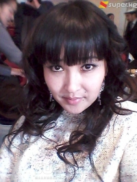 Турмуш сыноосуна сынбаган Мээргүл Дөөлөтбаева 27 жылдан бери баспаганына карабай 2 баланы төрөп-чоңойтту (фото)