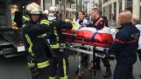 ЖЫЛНААМА, 7-ЯНВАРЬ: 2015-жылы үч террорчу "Charlie-Hebdo" сатиралык журналынын кеңсесине кирип, 12 адамды аткылап салган