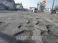 Кант шаарында ички жолдордун абалы айдоочуларга ыңгайсыздык жаратууда (фото)