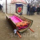 Боинг кырсыгы: Венера Дүйшееванын жана 2 уулунун сөөктөрү Ноокенде жерге берилди, балдардын атасы жандандыруу бөлүмүндө