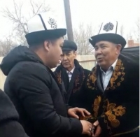 Алматы шаарындагы кыргыз ишкерлери авиакырсыктан каза болгондордун жакындарына акчалай жардам беришти