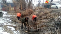 Бишкектеги "Жашылдандыруу" ишканасы жазга карата даярдык көрүп, арыктарды тазалоо иштерин жүргүзүүдө