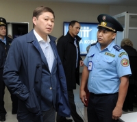 Сапар Исаков "Манас" аэропортун күтүүсүз барып текшерди
