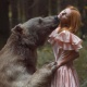 Жаныбарлар менен назик кыздарды бирге тарткан фотографтын эмгектери
