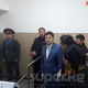 Салянованын сотуна Нарымбаев, коомдук жактоочу, акыйкатчы келди. Милиция акыркы экөөнү гана киргизди