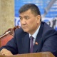 Депутат Искендер Матраимов Өмүрбек Бабановдун үйүнүн короосуна кирген адам боюнча комментарий берди