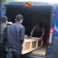 Москвада унаа жуучу жайда иштеп, оорудан каза болгон Кыргыз жаранынын сөөгү мекенине жиберилди