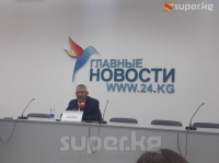 Азимбек Бекназаров: "Талапкер болуудан баш тарттым, себеби шайлоонун таза өтпөй турганына көзүм жетип калды"