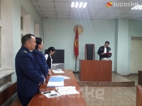 Шыкмаматовдун сотунда котормочу катарында мугалимдин чакырылышына нааразычылык жаралды
