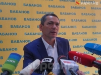 Өмүрбек Бабанов шайлоонун алдын ала жыйынтыгы боюнча маалымат берүүдө