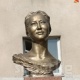 Маданият жана искусство университетинин бүтүрүүчүлөрүнөн топтолгон каражатка Б.Бейшеналиеванын эстелиги тургузулду