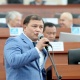 7 жылдан бери депутат, белгилүү хирургдун иниси, футболчу... Спикерликке сунушталып жаткан Дастан Жумабековдун өмүр баяны