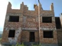 Аламүдүн районунда мыйзамсыз курулуп жаткан турак үйдүн ээсине 200 миң сом айып салынды