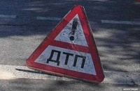 Бишкек-Нарын-Торугарт унаа жолунда жүк ташыган эки унаа сүзүшүп, айдоочулары жаракат алышты