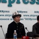 Өмүрбек Бабановдун штабында иштеген агитаторлор айлыгын ала албай жатышкандыгын айтып чыгышты