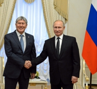 Санкт-Петербургда Путин Атамбаев менен жолукту