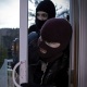 Баткенде бир үйдү 2 ирет карактоого шектелип бир туугандар кармалды