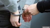 Орусиядан депортацияланган Тажик жараны Кыргызга башка бирөөнүн паспорту менен өтүп жатып колго түштү