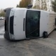 Баткенде кичи автобус жол кырсыгына кабылып, 6 адам жаракат алды