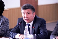 Алмамбет Шыкмаматовдун жактоочусу ооруп калганына байланыштуу соттук отурум башка күнгө жылдырылды