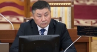 Канат Исаевдин бүгүнкү соттук отуруму жактоочусу келбегендигине байланыштуу башка күнгө жылды