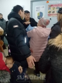 ЭЛДИК КАБАР: "Бишкек шаарында эс алуу күндөрү ооруп калган балдарды бир эле оорукана кабыл алганы кезек күттүрүп тажатты" дейт окурман