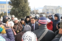 Нарында жөлөк пул боюнча мыйзамга нааразы болгондор митингге чыгышты