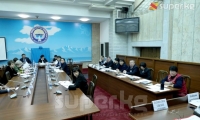 Депутаттар өлкөдөгү бардык мектептерди 5 күндүк окуу тартибине өткөргөнү жатышат